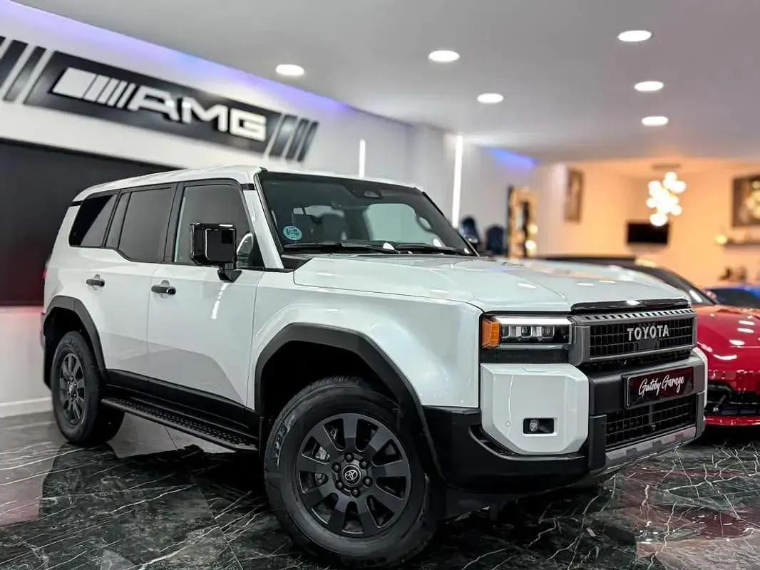 Usado Toyota Land Cruiser 207 CV (152 kW) 2025 Blanco SUV