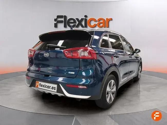 Usado Kia Niro 141 HP (103 kW) 2017 Azul SUV