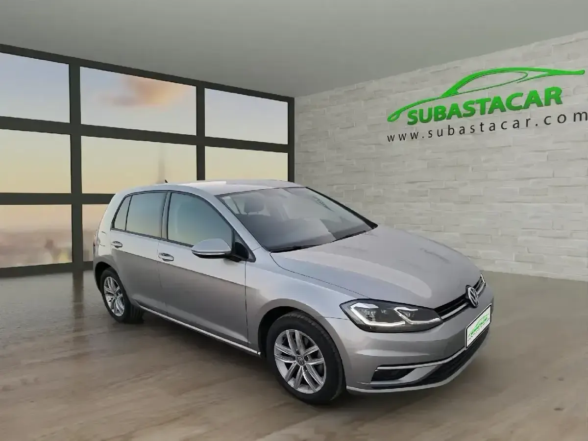 Usado VW Golf VII Advance 150 CV (110 kW) 2019 Gris