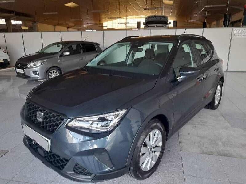 Gris Usado 2023 Seat Arona Style SUV | 17.400 € (Precio justo) - Imagen 1/4