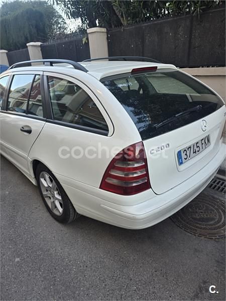 Usado Mercedes C200 Classic 122 CV (89 kW) 2007 Blanco Familiar