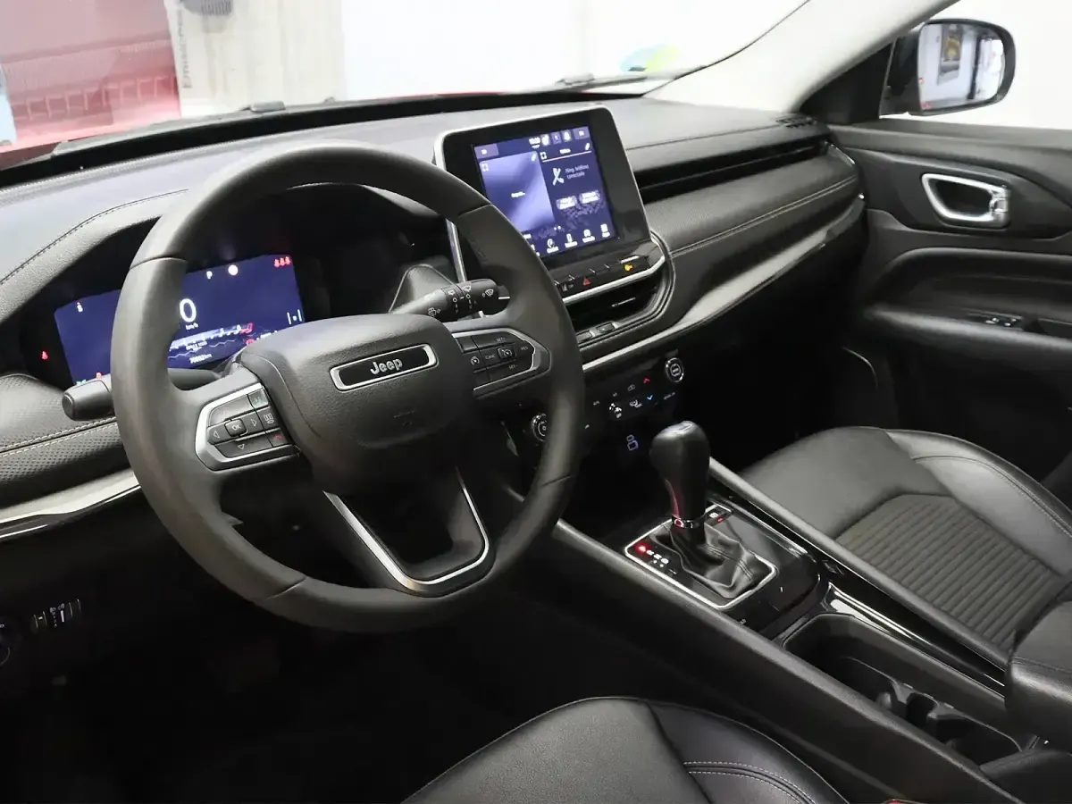 Usado Jeep Compass Night Eagle 130 CV (95 kW) 2022 Rojo SUV