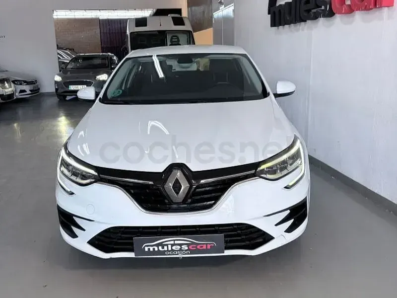 Usado Renault Mégane II Intens 115 CV (84 kW) 2022 Blanco Berlina