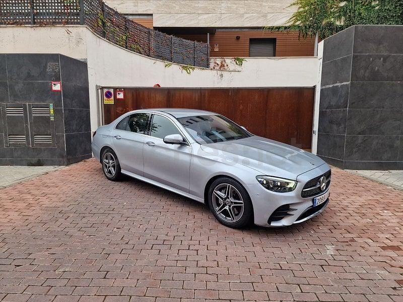 Usado Mercedes E220 194 CV (142 kW) 2022 Gris / plata Berlina