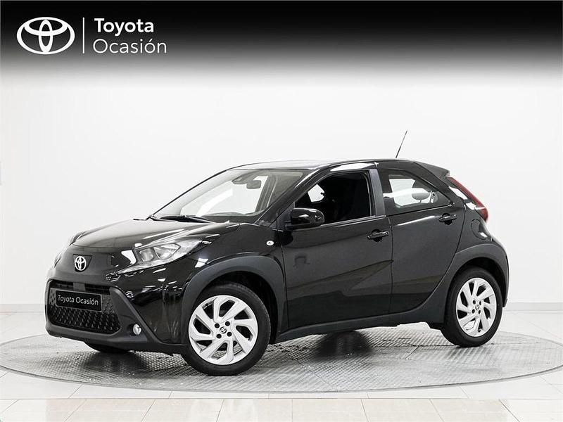 Usado Toyota Aygo Play 72 CV (52 kW) 2024 Negro