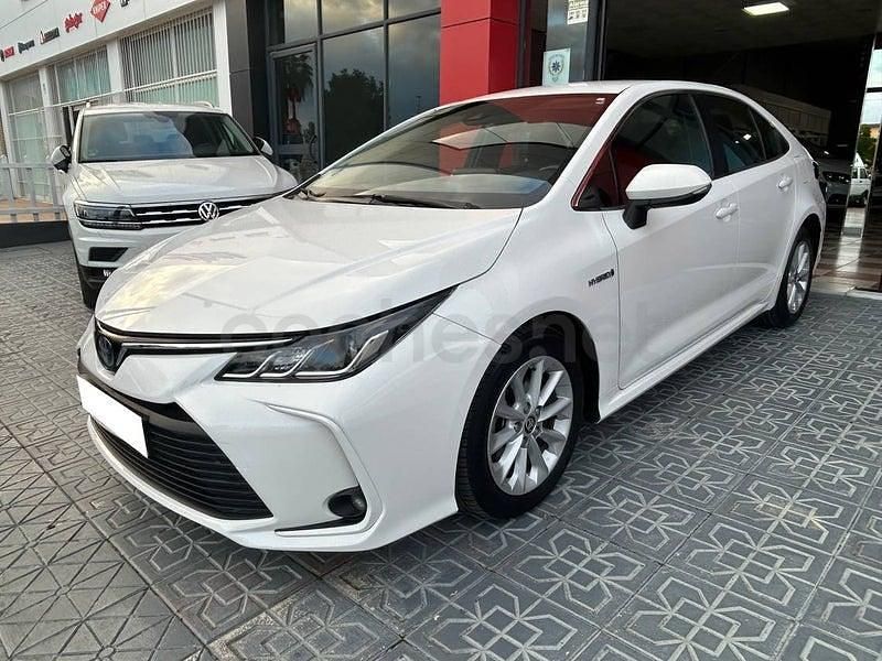 Usado Toyota Corolla Active 122 CV (89 kW) 2020 Blanco Berlina