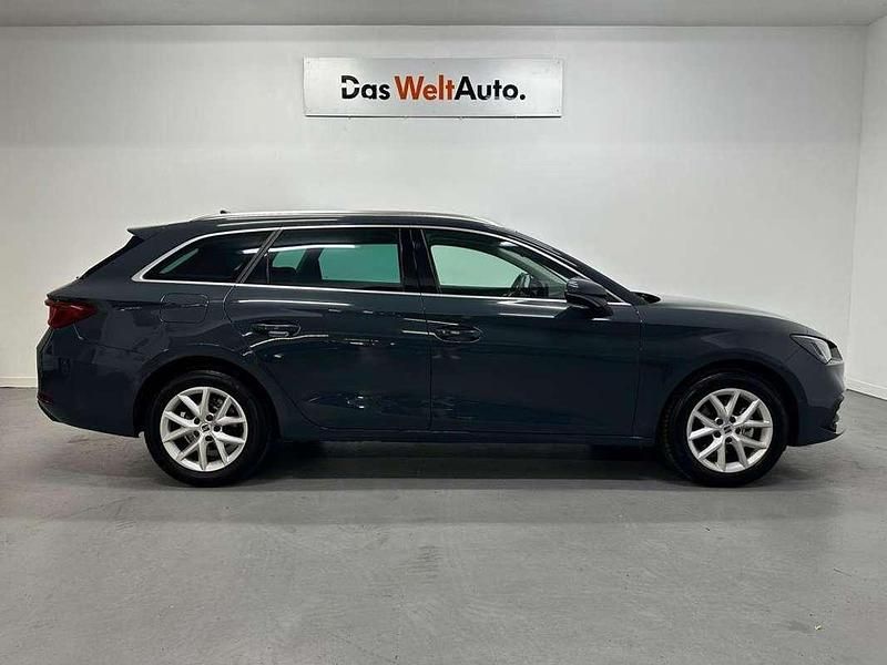 Usado Seat Leon ST Style 116 CV (85 kW) 2025 Azul Familiar