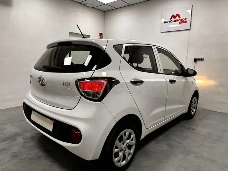 Usado Hyundai i10 66 CV (48 kW) 2016 Blanco Utilitario