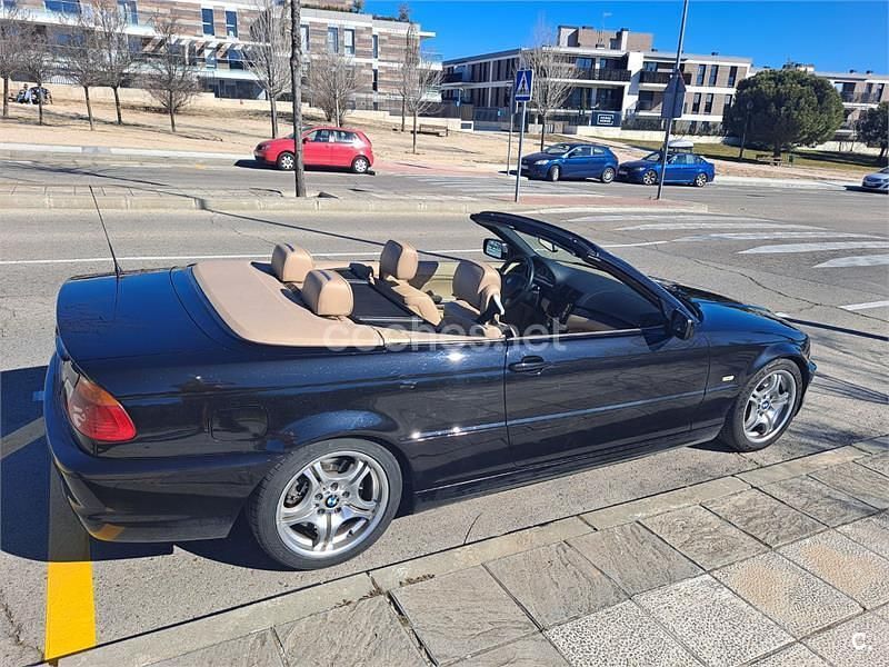 Begagnad BMW 330 231 HK (169 kW) 2002 Svart Cab