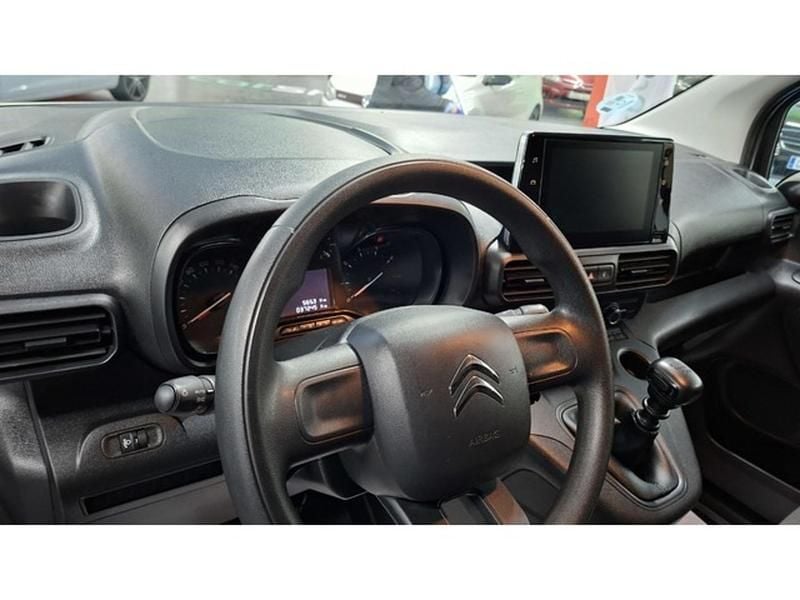 Usado Citroën Berlingo 100 CV (73 kW) 2022 Blanco Monovolumen