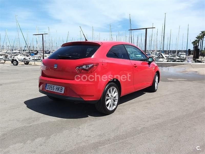 Käytetty Seat Ibiza Copa 90 HP (66 kW) 2012 Punainen Sedan