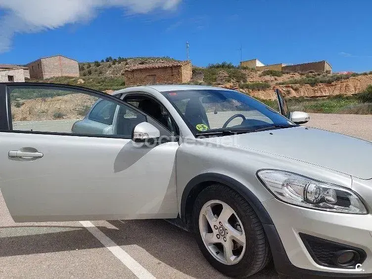 Usado Volvo C30 Summum 109 CV (80 kW) 2011 Beige Utilitario