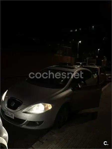 Usado Seat Leon Sport 140 CV (102 kW) 2007 Gris / plata Utilitario