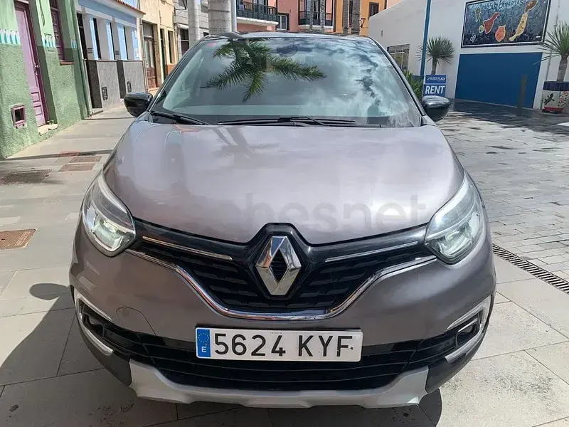 Usado Renault Captur Life 90 CV (66 kW) 2019 Gris / plata SUV