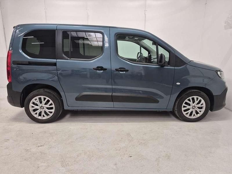 Usado Fiat Doblò 102 CV (75 kW) 2025 Burdeos Monovolumen