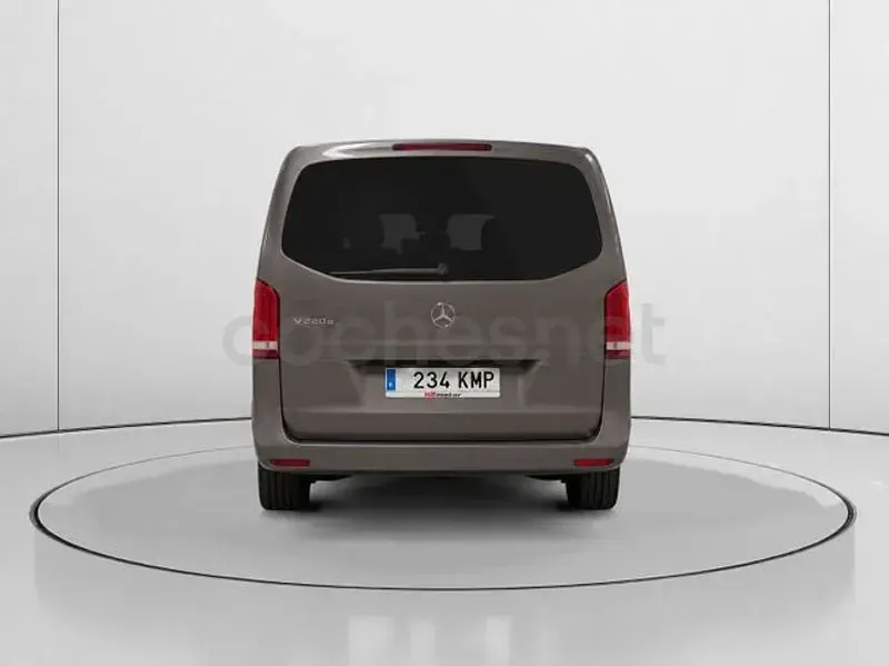 Usado Mercedes V220 163 CV (119 kW) 2018 Gris / plata Monovolumen