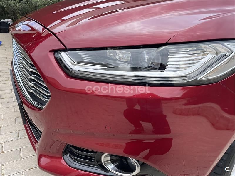 Rojo Usado 2017 Ford Mondeo Titanium Berlina | 11.900 € (Precio justo) - Imagen 1/3