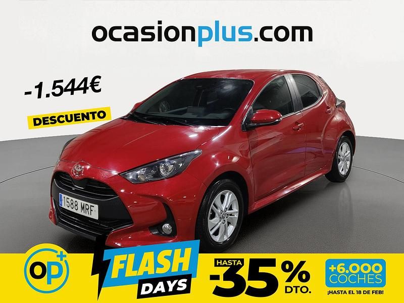 Usado Toyota Yaris Edition 125 CV (91 kW) 2024 Rojo Utilitario