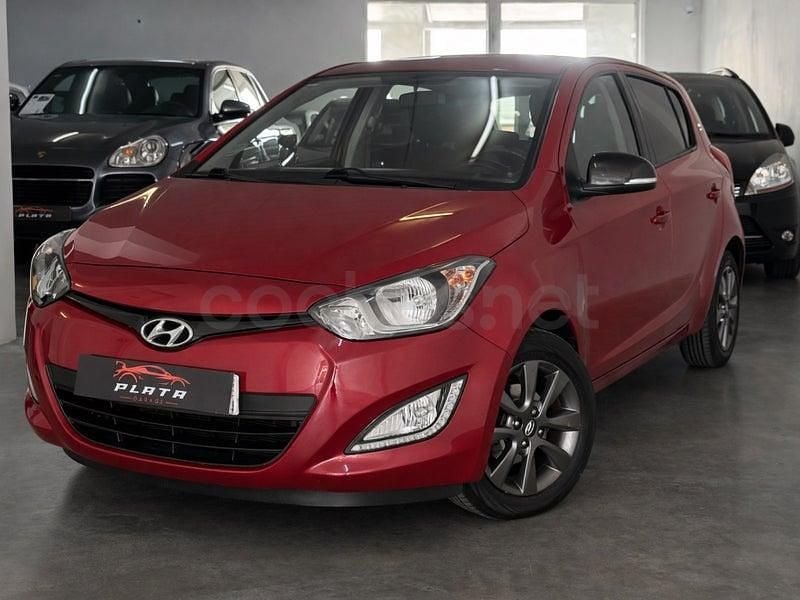 Usado Hyundai i20 GO! 85 CV (62 kW) 2014 Granate Utilitario