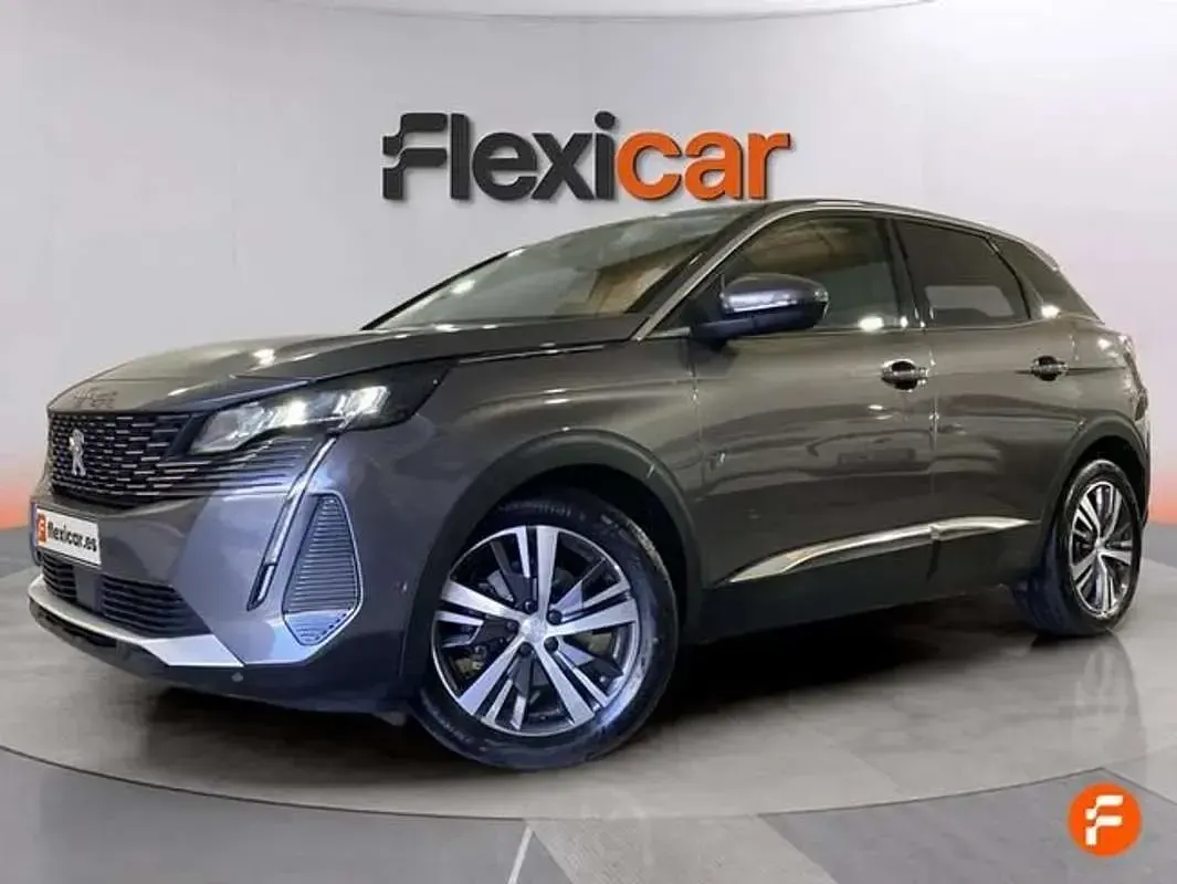 Usado Peugeot 3008 Allure 131 CV (96 kW) 2021 Gris SUV