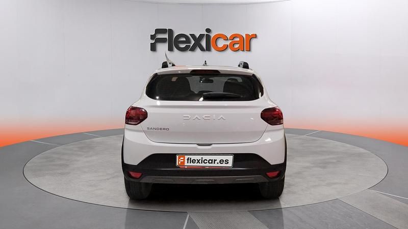 Usado Dacia Sandero Expression 91 CV (66 kW) 2024 Blanco Berlina