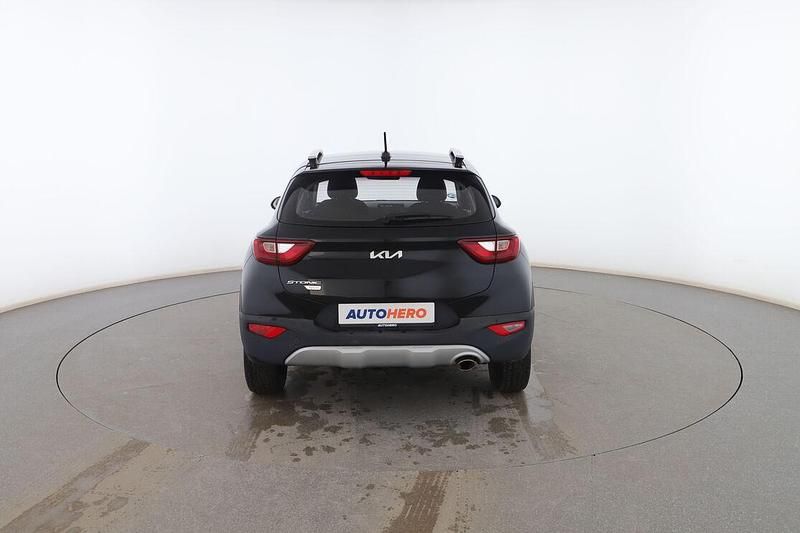 Usado Kia Stonic 101 CV (74 kW) 2022 Negro SUV