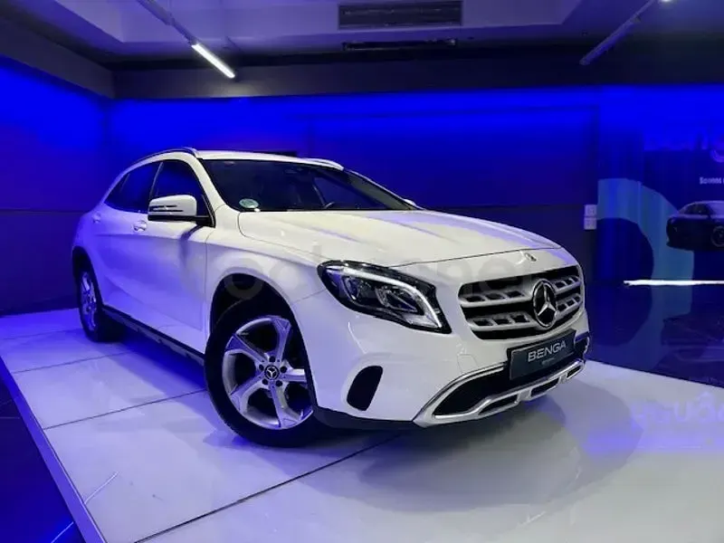 Usado Mercedes GLA200 136 HP (100 kW) 2018 Branco SUV