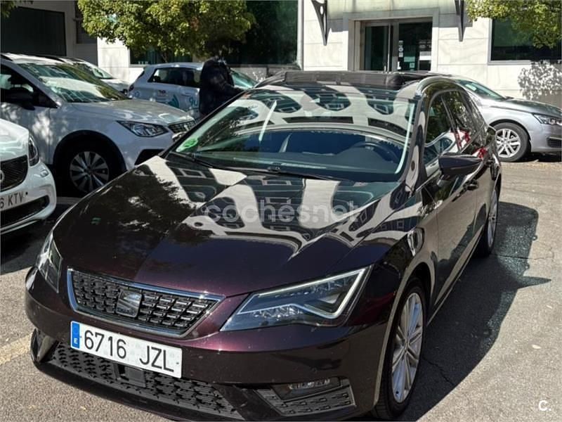 Usado Seat Leon ST 150 CV (110 kW) 2017 Granate Familiar