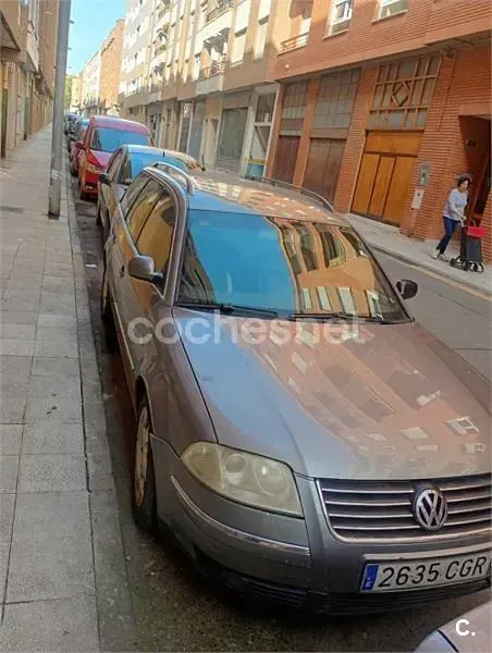 Usado VW Passat Advance 130 CV (95 kW) 2003 Gris / plata Familiar