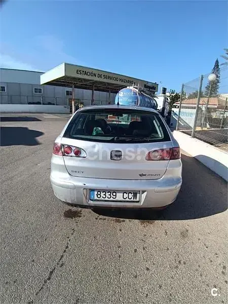 Usado Seat Ibiza 75 CV (55 kW) 2002 Blanco Utilitario