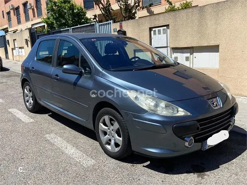 Usado Peugeot 307 90 CV (66 kW) 2007 Gris / plata Berlina