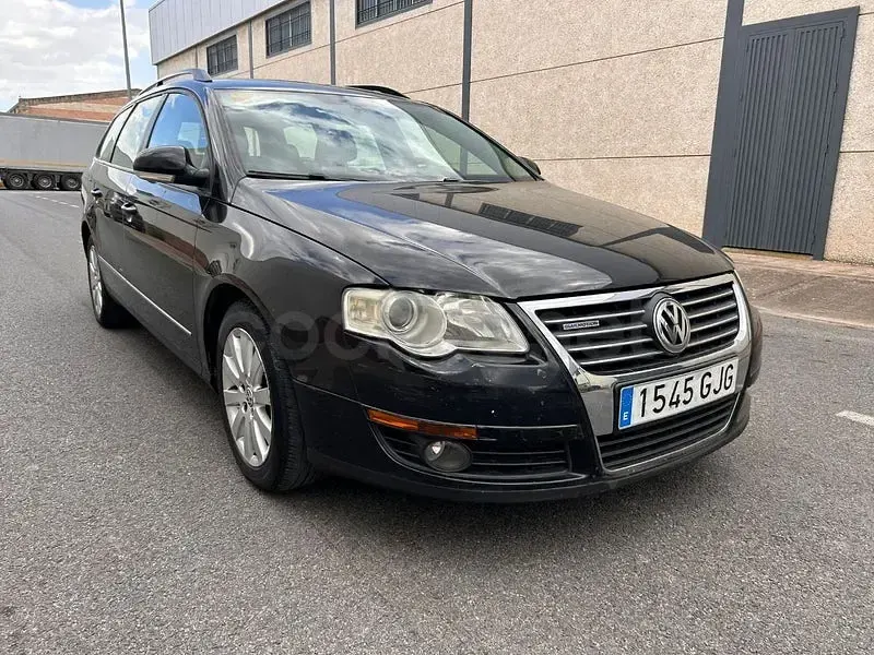 Usado VW Passat 105 CV (77 kW) 2008 Azul Familiar