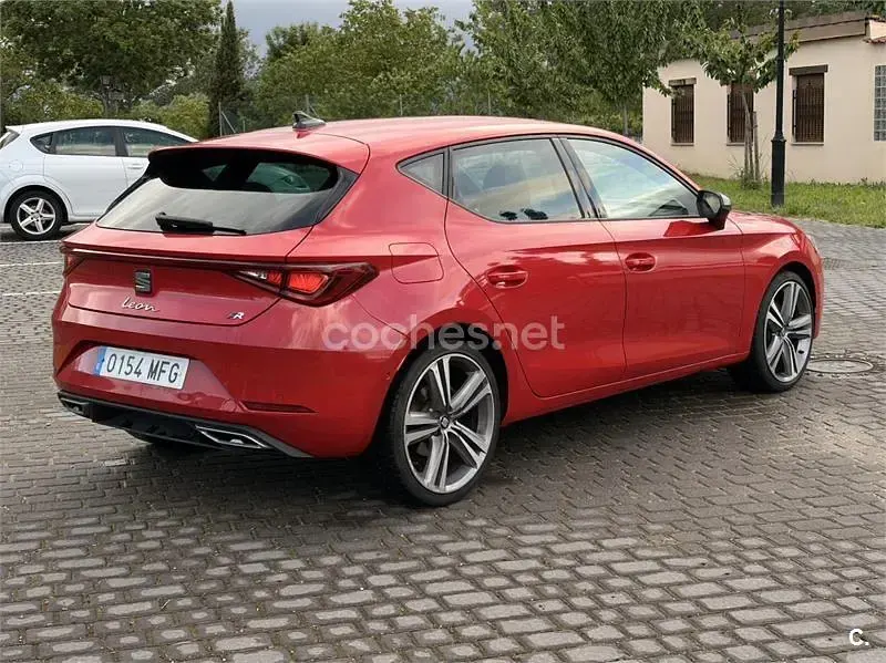 Usado Seat Leon FR 150 CV (110 kW) 2023 Rojo Berlina