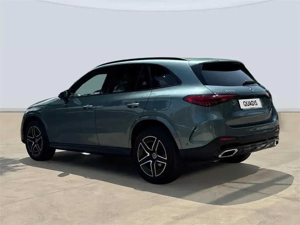 Usado Mercedes GLC300de 333 CV (244 kW) 2026 Plata verde SUV