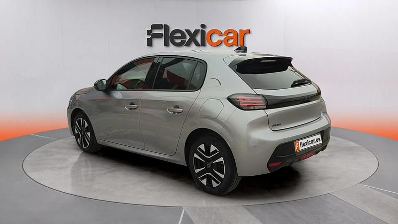 Usado Peugeot 208 Allure 101 CV (74 kW) 2025 Gris Utilitario