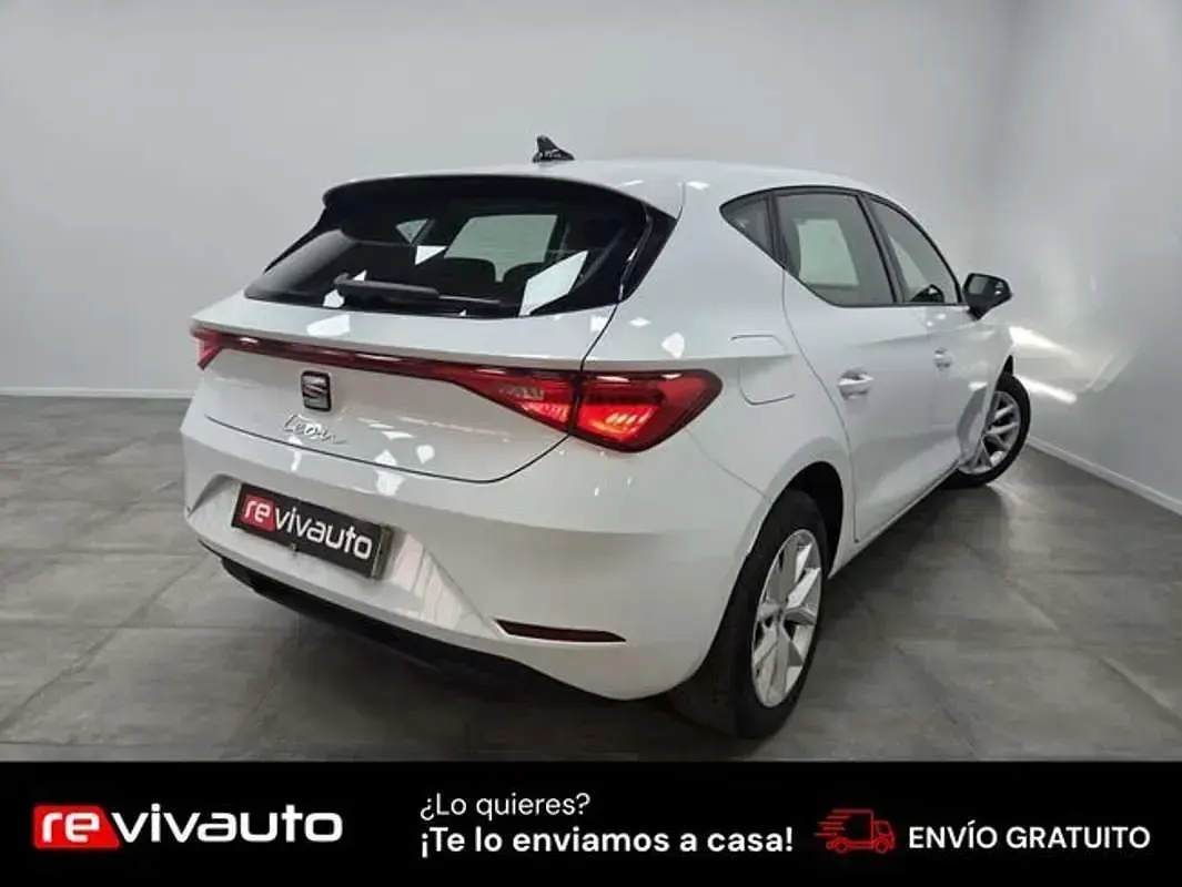 Usado Seat Leon Reference 116 CV (85 kW) 2021 Blanco Utilitario