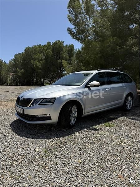 Usado Skoda Octavia Style 116 HP (85 kW) 2017 Cinzento Carrinha