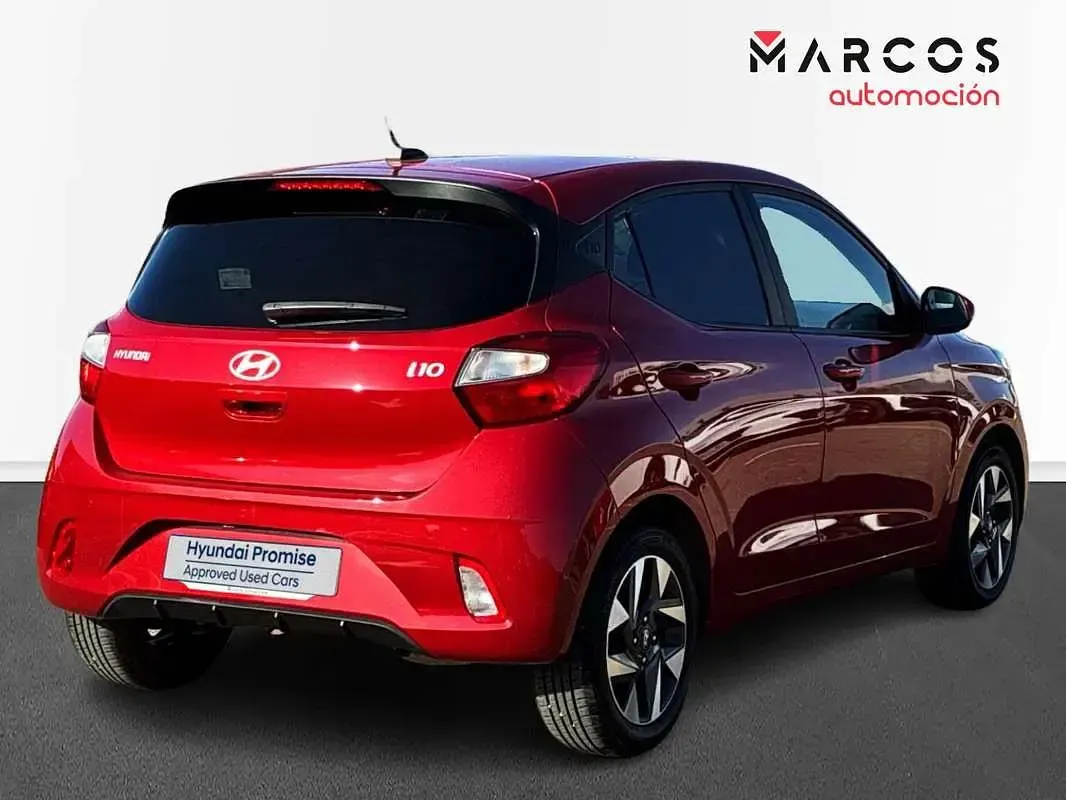 Usado Hyundai i10 64 CV (47 kW) 2025 Rojo Utilitario
