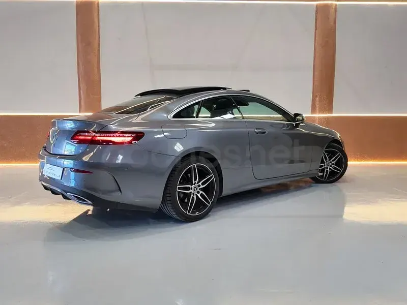 Usado Mercedes E220 194 CV (142 kW) 2017 Gris / plata Coupe