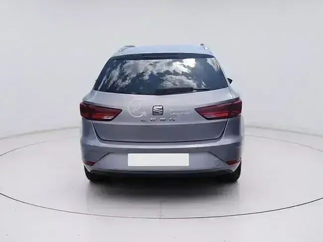 Usado Seat Leon XCELLENCE 130 CV (95 kW) 2021 Gris