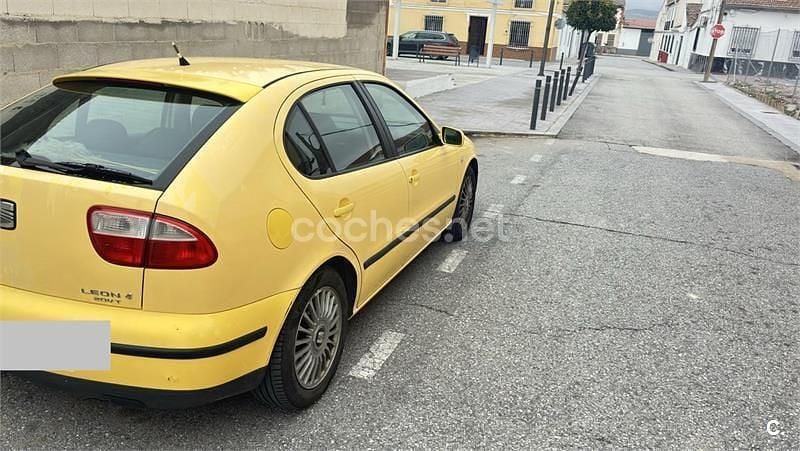 Usado Seat Leon Sport 180 CV (132 kW) 2000 Amarillo Utilitario