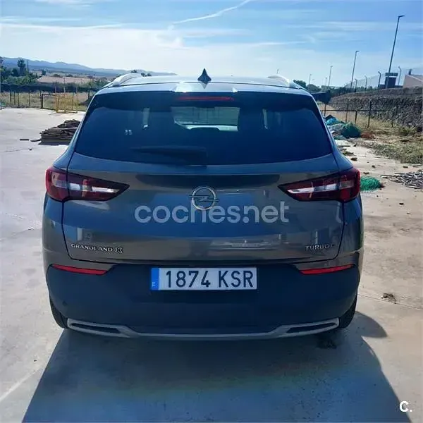 Käytetty Opel Grandland X Ultimate 180 HP (132 kW) 2018 Musta Katumaasturi