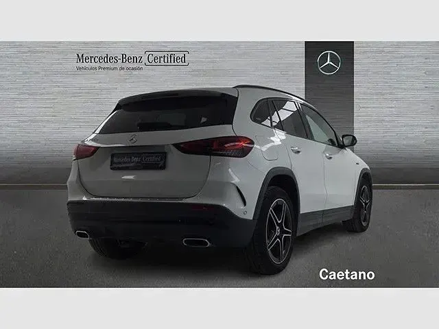 Usado Mercedes GLA250 160 CV (117 kW) 2021 Blanco digital SUV