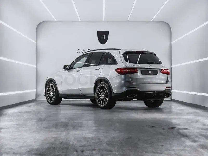 Usado Mercedes GLC220 AMG line 170 CV (125 kW) 2016 Gris / plata SUV