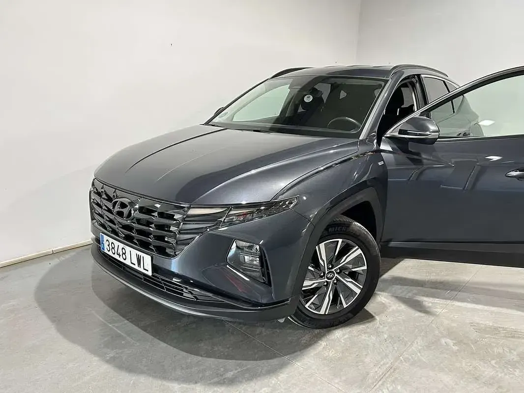 Usado Hyundai Tucson 136 CV (100 kW) 2022 Gris SUV