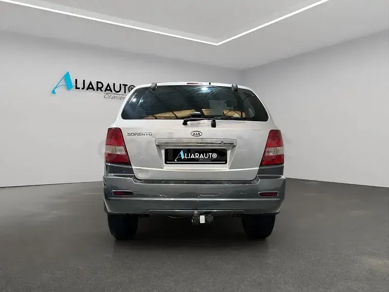 Usado Kia Sorento 140 CV (102 kW) 2006 Gris / plata SUV