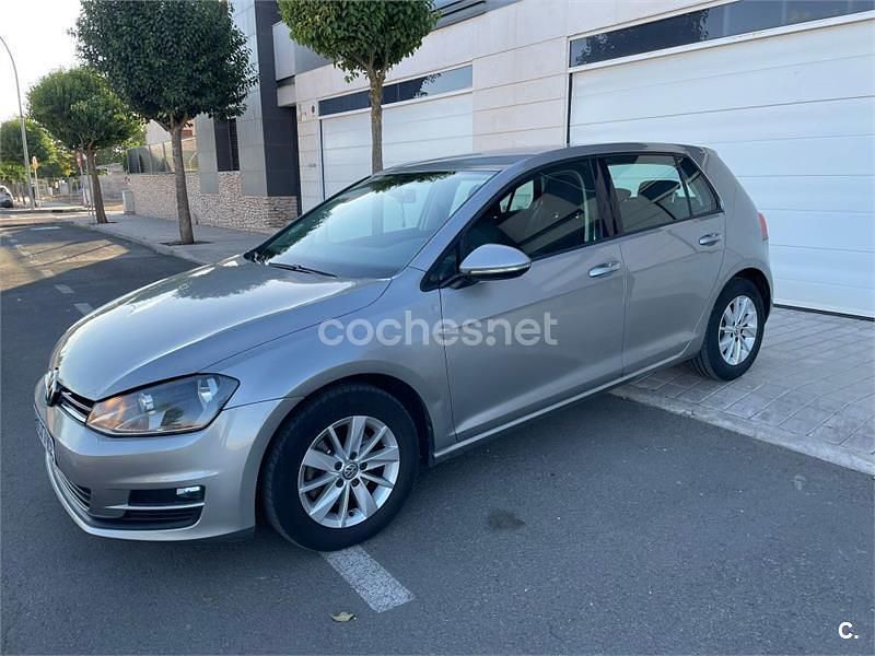 Gris / plata Usado 2013 VW Golf VII Advance Berlina | 9500 € (Un poco caro) - Imagen 1/4