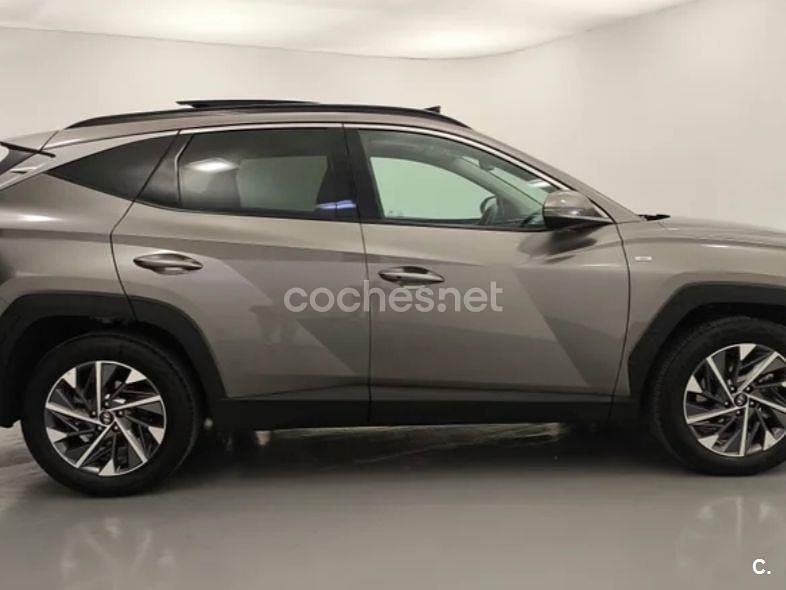 Usado Hyundai Tucson 230 CV (169 kW) 2021 Gris / plata SUV