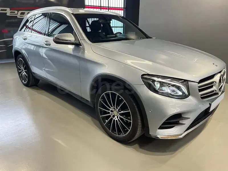 Usado Mercedes GLC220 AMG line 170 CV (125 kW) 2016 Gris / plata SUV