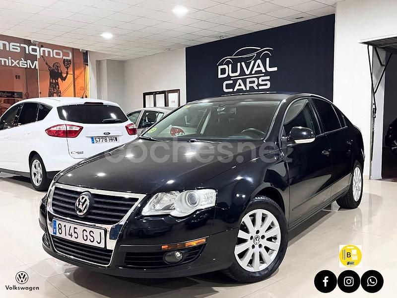 Negro Usado 2010 VW Passat Advance Berlina | 6990 € (Precio justo) - Imagen 1/4